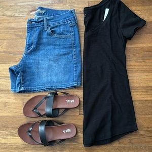 👟Old Navy classic Sweetheart jean shorts. Size 4.